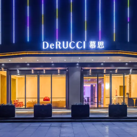 DeRUCCI Hotel