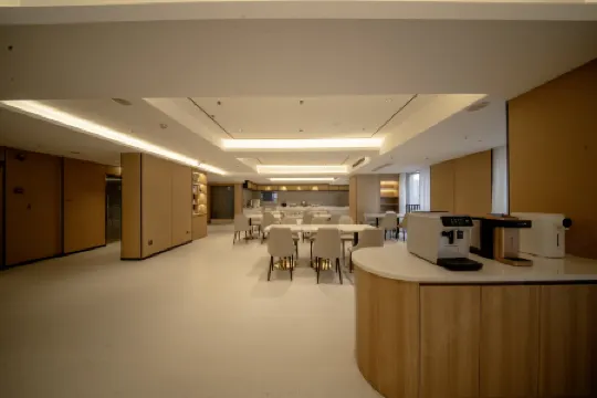 Ruijia Yunshang Four Seasons Store, Banan Wanda Plaza, Chongqing Отели рядом с достопримечательностью «Kong Xiangxi Residence of Chongqing»