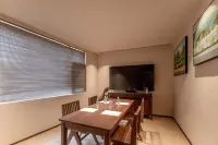 Lingbai · Lanyinshe | Snow Mountain Private Hot Spring Boutique Stay (Baisha Old Town)