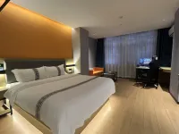 Ji · SILVERFOX Silver Fox E-sports (Dongguan Guancheng Technology Park) - Homestays