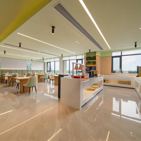 GreenTree Inn Express Hotel