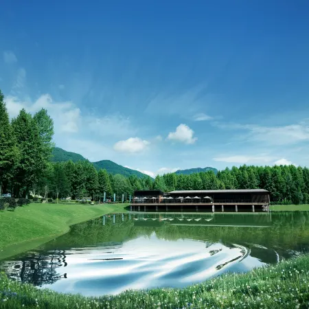 Zhaojun Champaign road Hotel