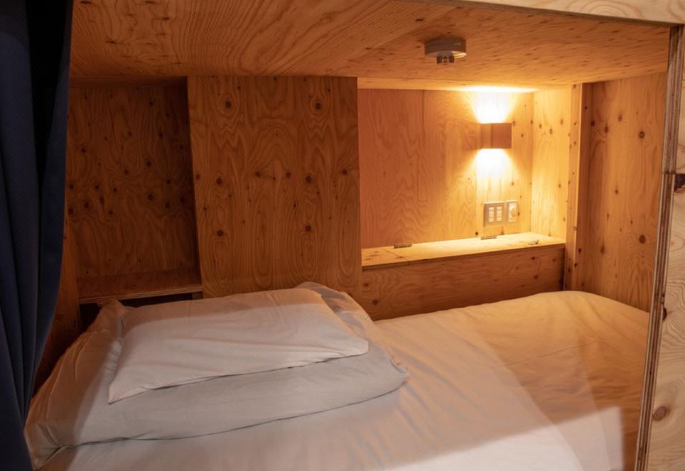 4. 게스트하우스 아..