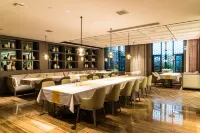 Taihe Yongye International Hotel - parking