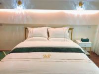 江门Minn酒店 - 清新复式大床房