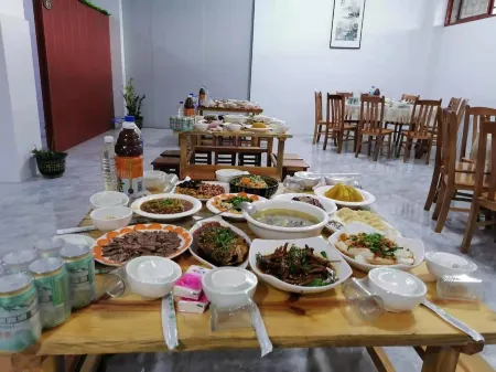 Mengla Jiamu Ancient Town Chinese Inn