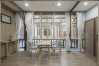 Dust and Hustle Weiyuan Designer Zen Homestay (Chongzhou Jiezi Ancient Town Branch) Hotels in Chongzhou