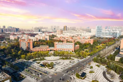 International Communication Center of HUD Hangzhou Dianzi University Stadium 주변 호텔