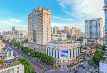Nanning Phoenix Hotel (New Chaoyang Building Chaoyang Plaza) Отели рядом с достопримечательностью «Guangxi University of Finance and Economics Xiuling Campus»