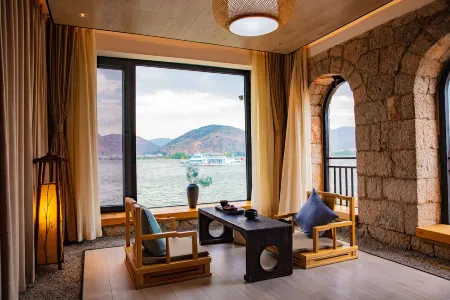 Waterside Beautiful villa