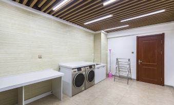 Aikesi Hotel (Anshan Railway Station City Center)