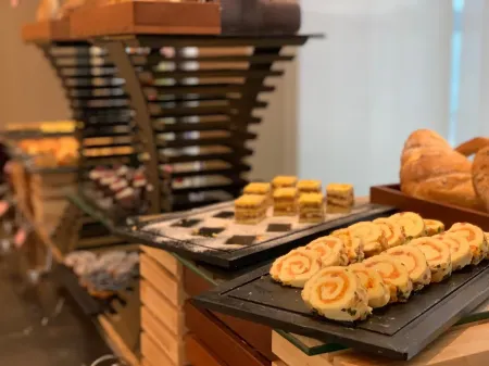 Ramada by Wyndham Luoyang Downtown Отели в г. Лоян