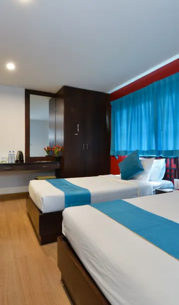 ห้องดีลักซ์เตียงแฝดพร้อมหน้าต่าง