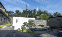 Huazhu Luxury Yunben Yard (Weihai Huancuilou Shop) Hotel di Weihai