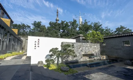 Floral Hotel·Luxury Yunben Hotel (Weihai Huancuilou Shop) Отели рядом с достопримечательностью «Harbin Institute of Technology»