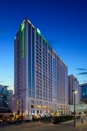 Holiday Inn & Suites Langfang New Chaoyang Отели рядом с достопримечательностью «Langfang Polytechnic Institute (Xinyuan Road)»