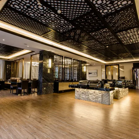 Dongqiao Mingyue Hotel