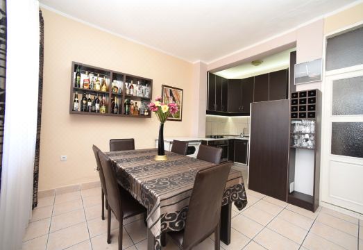 코토르 버스 정류장