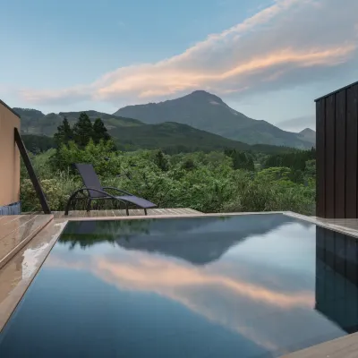 Ikkoten Hotels near Yufuin Showakan