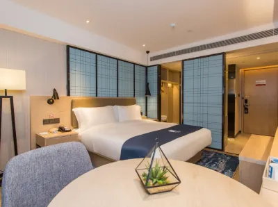 Nordic Peninsula Holiday Hotel(Zhuhai Jinwan International Airport) Hotels near Golden Beach