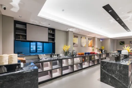 Homeinn Selected Hotel (Beijing South Railway Station Daguan Park) Отели рядом с достопримечательностью «CPC Beijing Xicheng District Committee Party School»