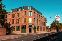 London City Airport Hotel Hotels near Gidea Park Library