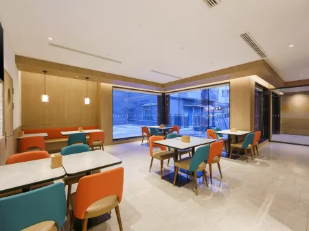 HanTing Hotel (Hohhot Dazhaosi) Отели рядом с достопримечательностью «Xilitu Zhao  Temple»