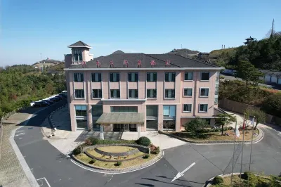 Anji Jiangnan Tianchi Resort Hotels near Jiangnan Tianchi Scenic Tourist