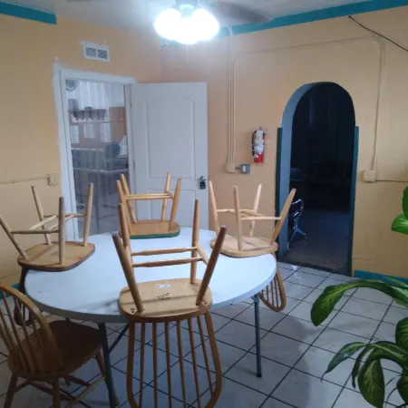 Hoosville Hostel (Formerly the Everglades Hostel)