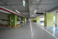 Golden Planet Hotel - parking