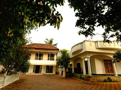 Vaiga Homes - Vembanadu Lakeview Retreat