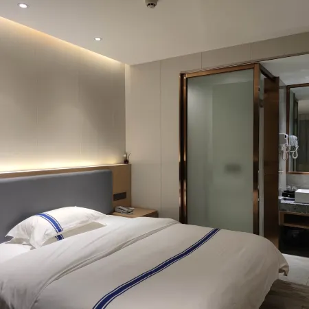 Fuchuan Huaman Hotel