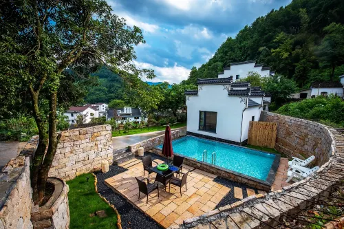 Yixinju Hostel - piscina
