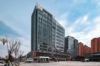 維也納國際飯店（邵武客運站黃峭廣場店） 黃氏峭公祠附近的飯店