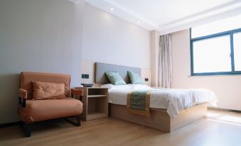 Haiyan Hongyu Business Hotel