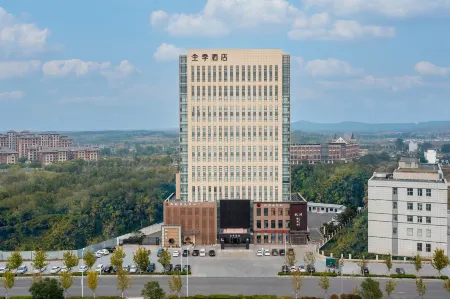 JI Hotel (Dalian Changxing Island Economic Zone) Отели рядом с достопримечательностью «Hengshan Ancient College»