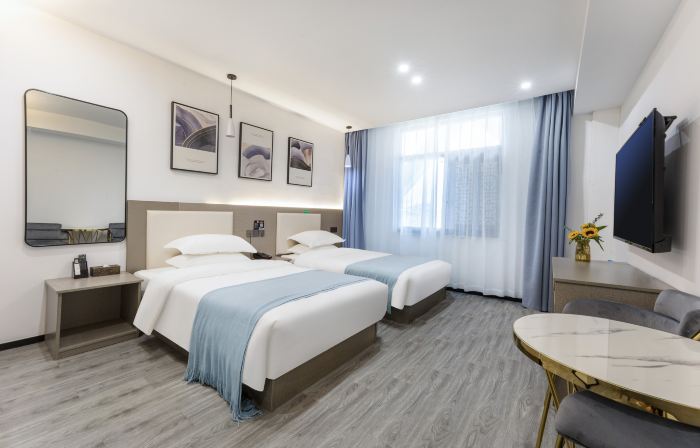 Yuan Yuan Hotel (Suzhou Guanqian Street Pingjiang Street)