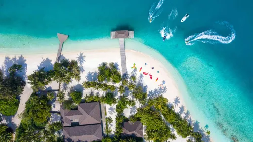 Fiyavalhu Resort Maldives - Pools