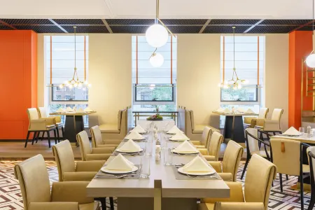 Urumqi Yaxin International Hotel (Xinjiang Agricultural University Autonomous Region Museum Store) Отели рядом с достопримечательностью «Xinjiang Institute of Engineering»