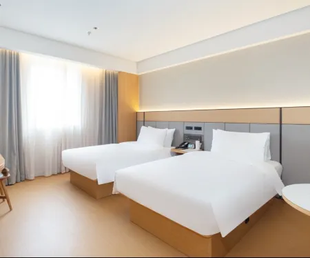 Huamin Hotel  (Huashan Hospital Hotel Jiangsu Road Shanghai) Отели рядом с достопримечательностью «Former Residence of Chen Lifu»