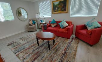 StaysPro - Hollywood Homes Minutes to Everything Spacious and Free Parking