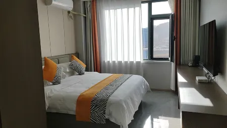 Zichang Dongyuan Hotel