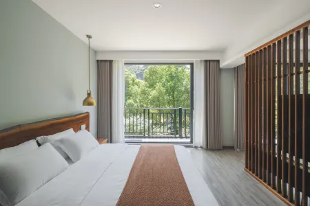 jinyun Xiandu Qingyunli Homestay (DinghufengScenic Area Branch) Отели рядом с достопримечательностью «Zhutan Mountain»