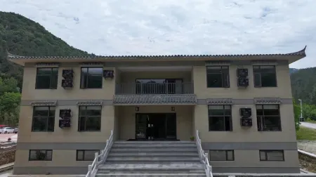 Tongbai Yufeng Yechayuan Homestay