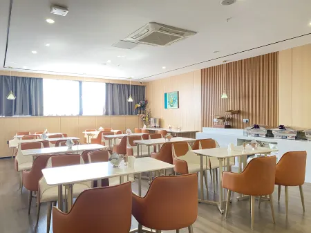 Nanchang Manxi Zhenxuan Hotel (East China University of Technology Nanchang Campus Branch) Отели рядом с достопримечательностью «Jiangxi Science and Technology Normal University (Fenglin Campus)»