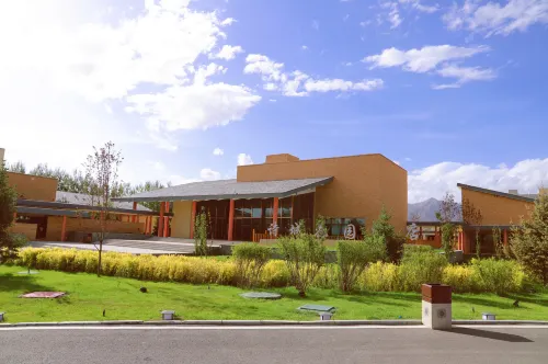 Delingha Shicheng Garden Hotel Hotel di Delingha