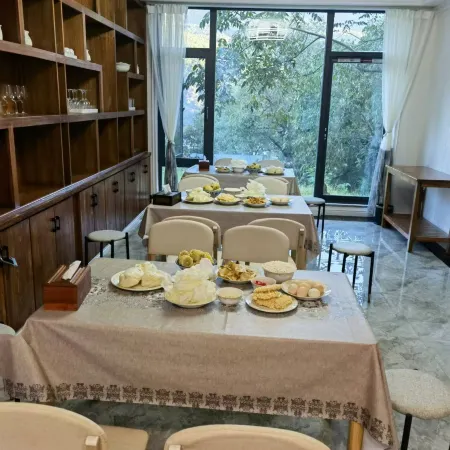 Weixi Fenghe Homestay