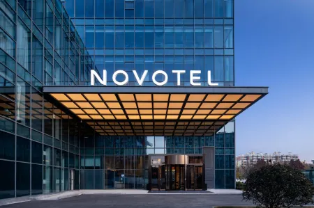 Novotel Lianyungang Haizhou Отели рядом с достопримечательностью «Donggang College of Huaihai Institute of Technology»