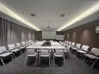 Merlinhod Hotel (Xi'an Fengcheng Fourth Road Bachengmen Subway Station) Hotels near Weiyang