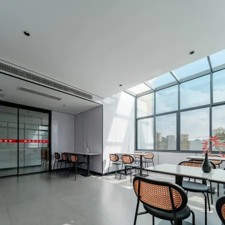 Yunmo Intelligent Audiovisual Hotel